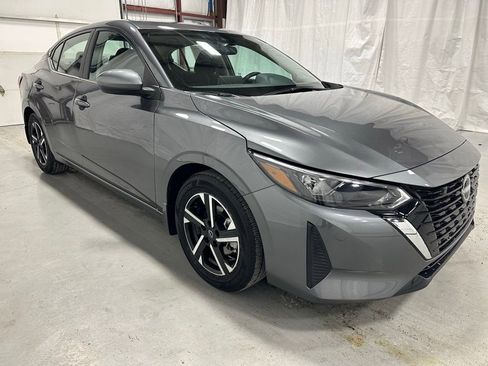 Used 2025 Nissan Sentra SV image 1