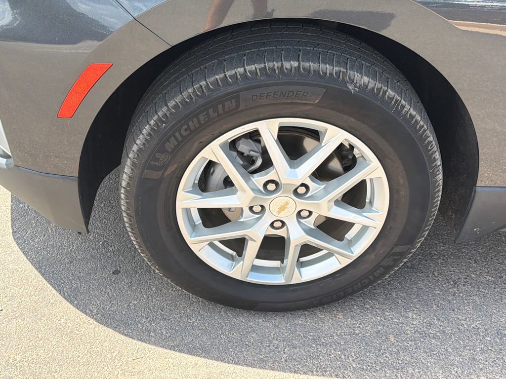 Used 2023 Chevrolet Equinox LT FWD image 11