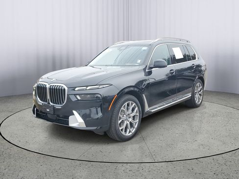 Used 2024 BMW X7 xDrive40i image 8