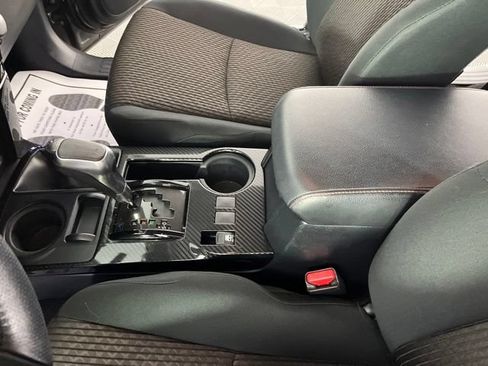 Used 2020 Toyota 4Runner TRD Off-Road AWD/4WD image 28