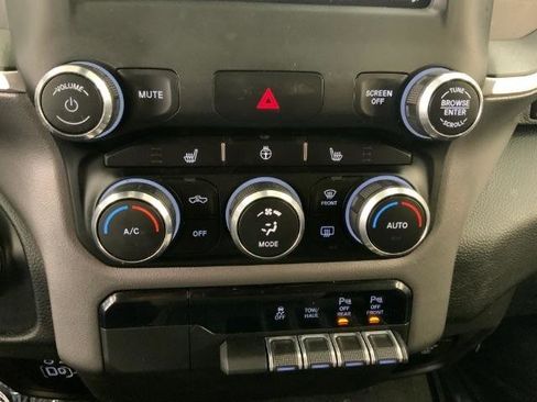 Used 2019 RAM 1500 Big Horn AWD/4WD image 16