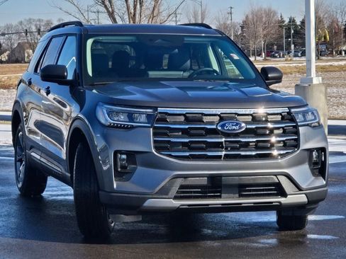 New 2026 Ford Explorer Active w/ Active Comfort Package image 3