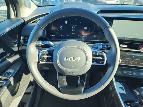 New 2025 Kia Carnival SX Prestige image 14