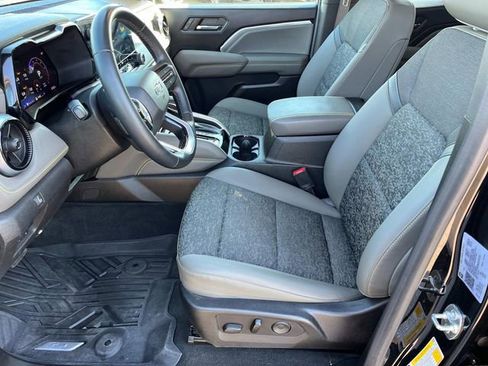 Certified 2024 Chevrolet Colorado ZR2 w/ Technology Package AWD/4WD image 26
