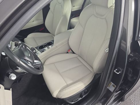 Used 2025 Genesis G70 2.5T RWD image 12