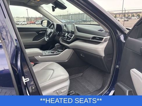 Used 2022 Toyota Highlander XLE image 9