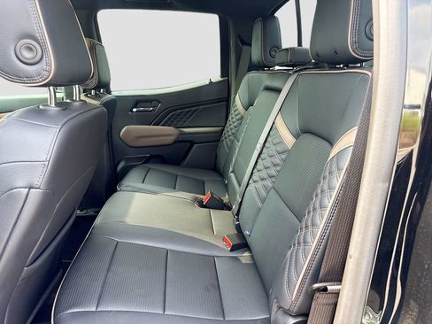 Used 2025 GMC Canyon Denali AWD/4WD image 26