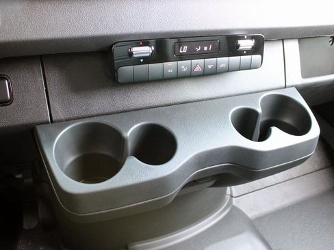 Used 2025 Mercedes-Benz Sprinter 2500 image 18