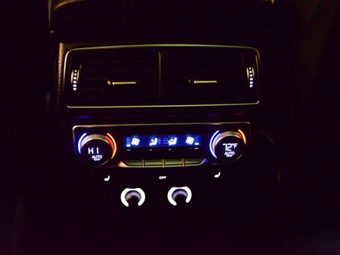 Used 2018 Audi Q7 3.0T Prestige image 21