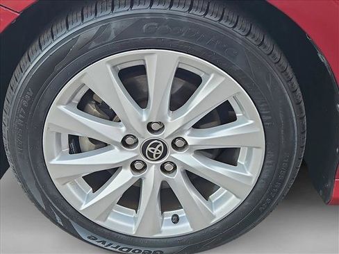 Used 2020 Toyota Camry LE image 24