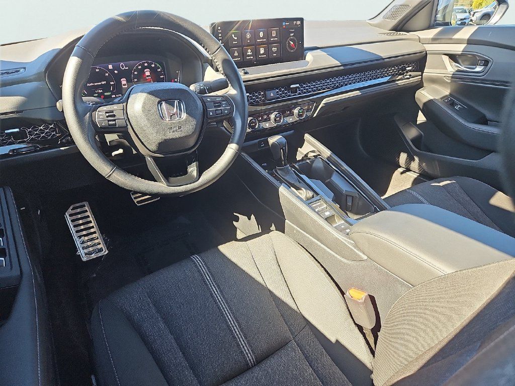 Used 2025 Honda Accord Sport image 11