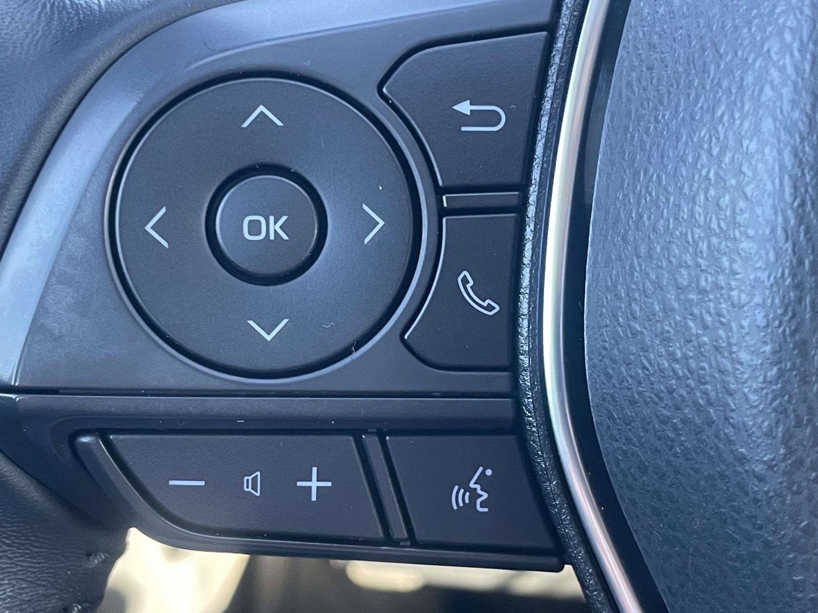 Used 2019 Toyota Camry SE FWD image 20