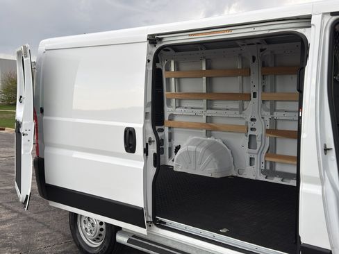 Used 2025 RAM ProMaster 2500 w/ U-Haul Equipment Group FWD image 30