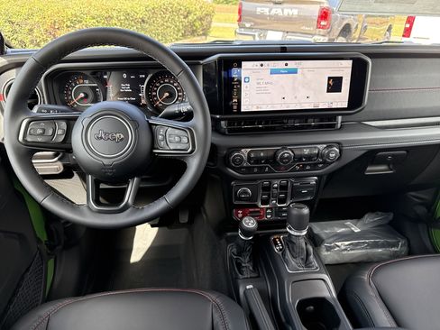 New 2025 Jeep Gladiator Rubicon image 22