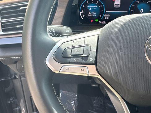 Used 2025 Volkswagen Atlas SE FWD image 26