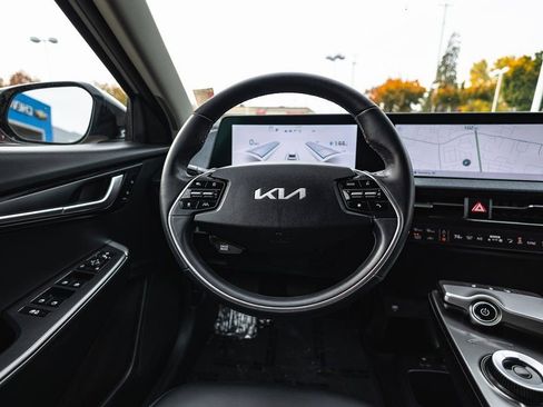 Used 2024 Kia EV6 Light image 17