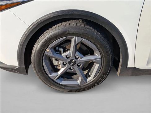 Used 2025 Kia K4 FWD image 30