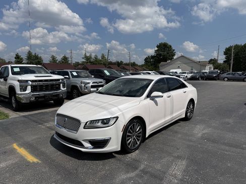 Used 2017 Lincoln MKZ Premiere FWD image 3