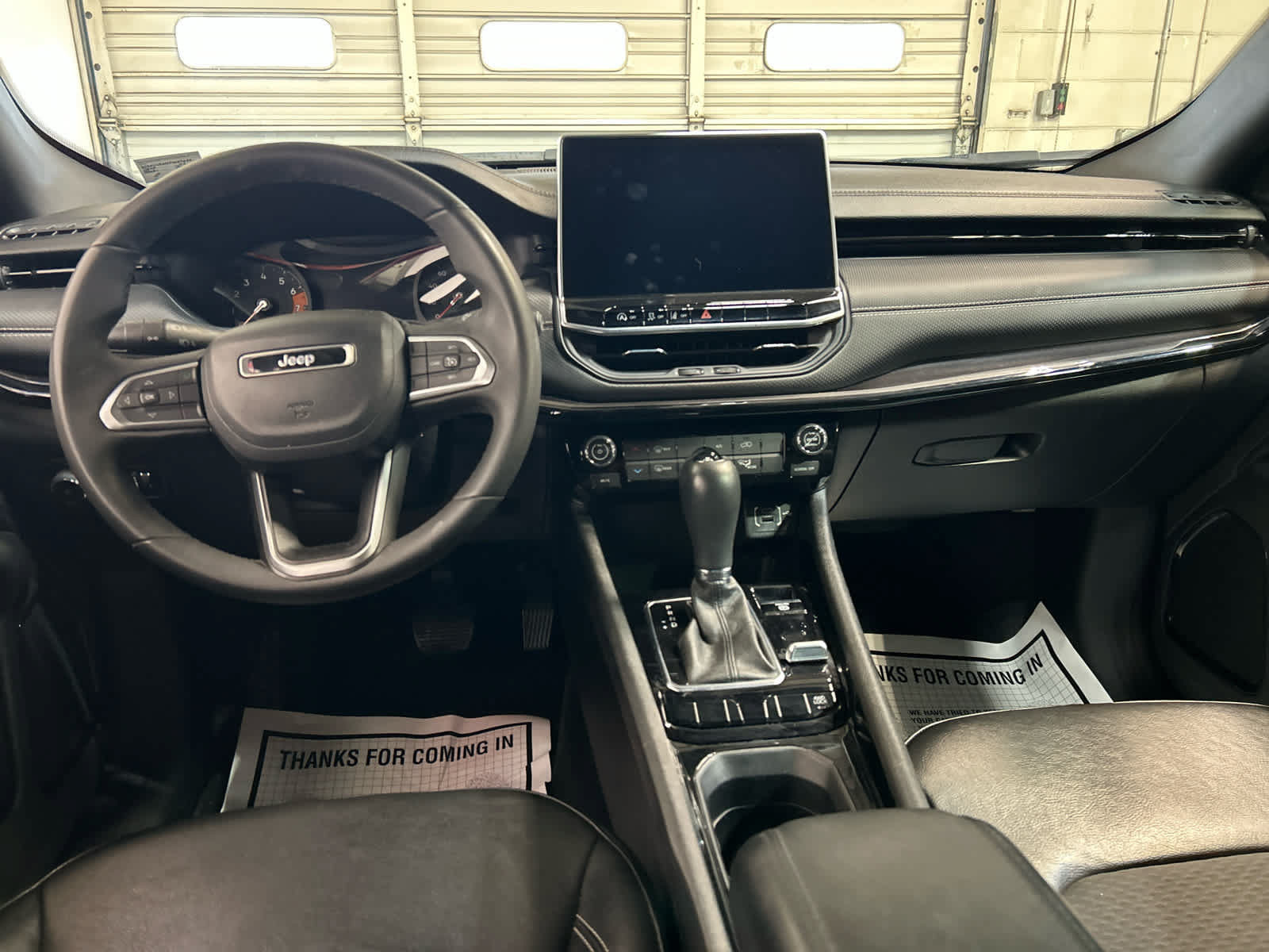 Used 2023 Jeep Compass Latitude AWD/4WD image 4