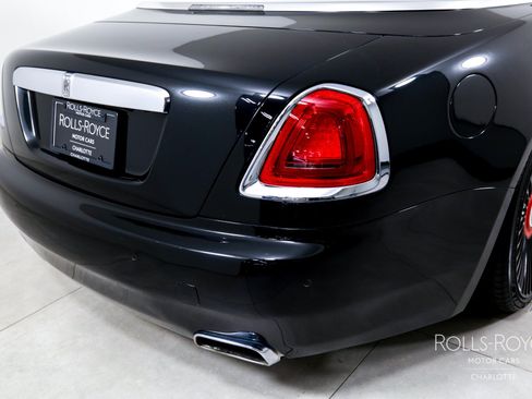 Used 2017 Rolls-Royce Dawn RWD image 37