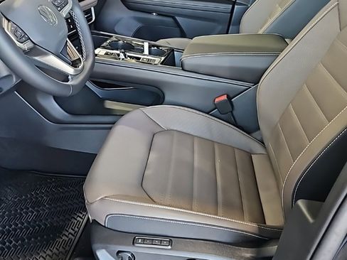 New 2026 Volkswagen Atlas SEL image 32