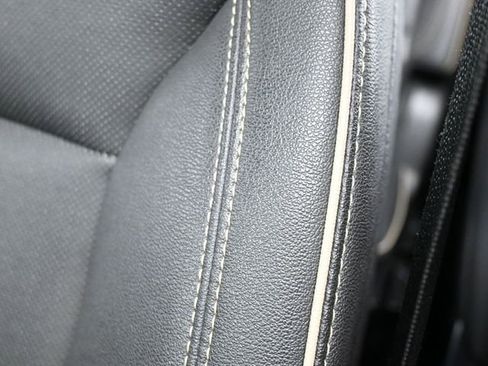 Used 2023 Chevrolet Suburban Premier image 13