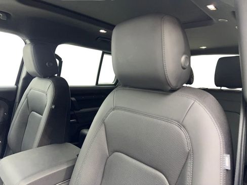 Used 2025 Land Rover Defender 110 S image 26