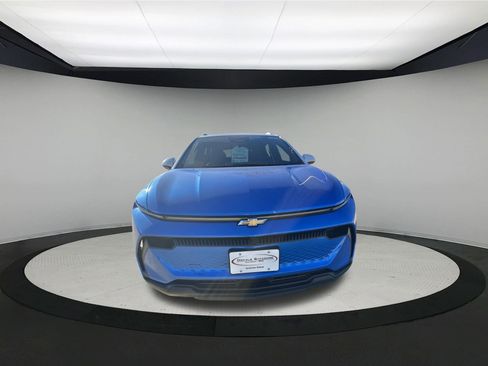 New 2026 Chevrolet Equinox EV LT image 2