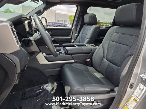 Used 2025 Toyota Tundra Limited AWD/4WD image 9