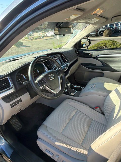 Used 2015 Toyota Highlander Plus AWD/4WD image 18