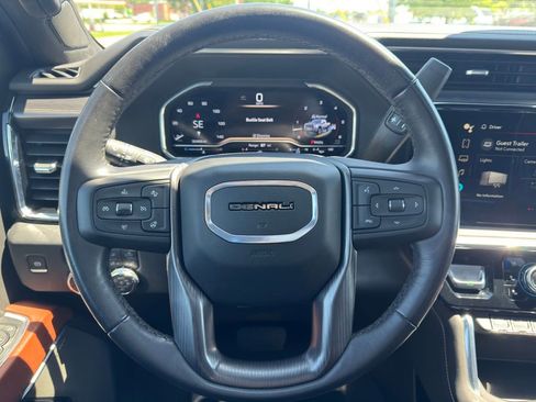 Used 2024 GMC Sierra 2500 Denali Ultimate AWD/4WD image 11