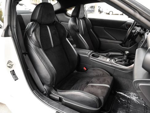 Used 2025 Toyota GR86 Premium RWD image 32