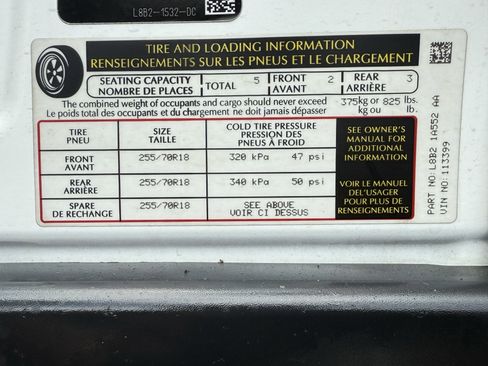 Used 2023 Land Rover Defender 90 S image 32