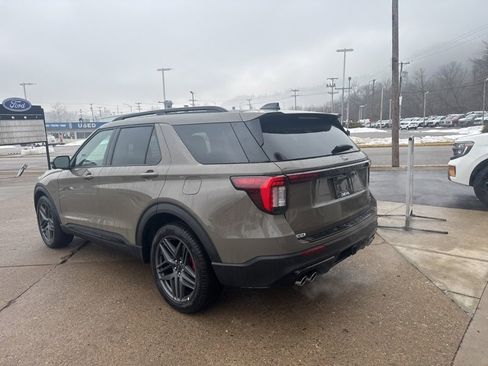 New 2026 Ford Explorer ST w/ Sun And Sound Package image 5