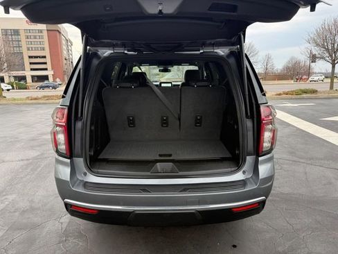 Used 2022 Chevrolet Tahoe LT w/ Luxury Package image 5