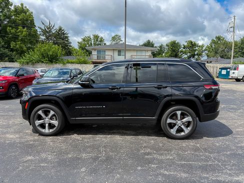 Used 2023 Jeep Grand Cherokee Limited w/ Luxury Tech Group II AWD/4WD image 8