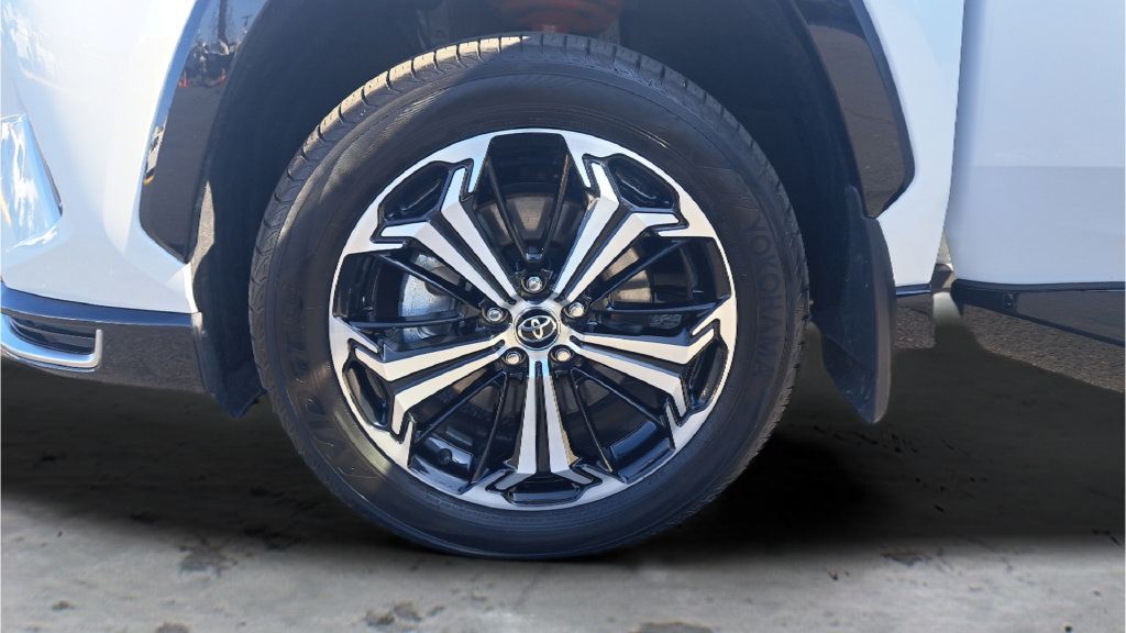 Used 2024 Toyota RAV4 XSE AWD/4WD image 28