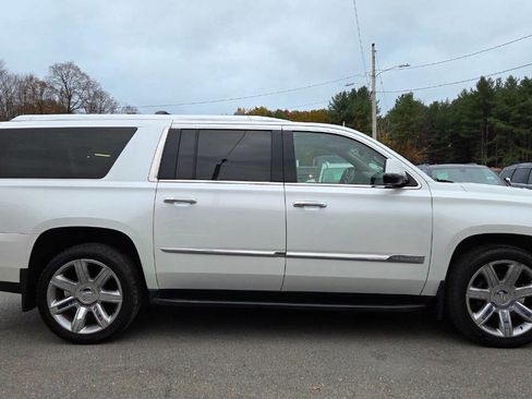 Used 2016 Cadillac Escalade ESV Premium image 15