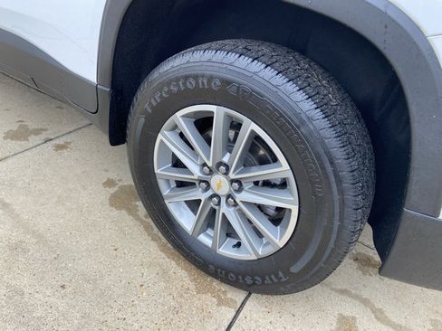 Used 2022 Chevrolet Traverse LT FWD image 31