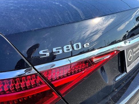Used 2024 Mercedes-Benz S 580e 4MATIC Sedan image 21