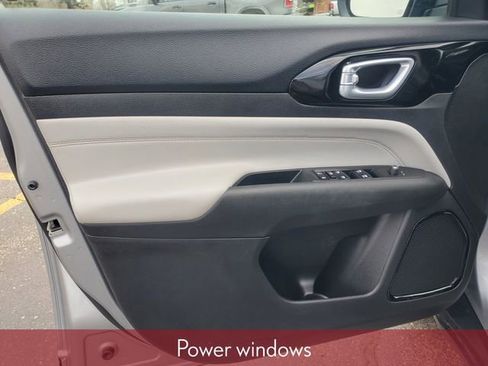 Used 2023 Jeep Compass Limited AWD/4WD image 14