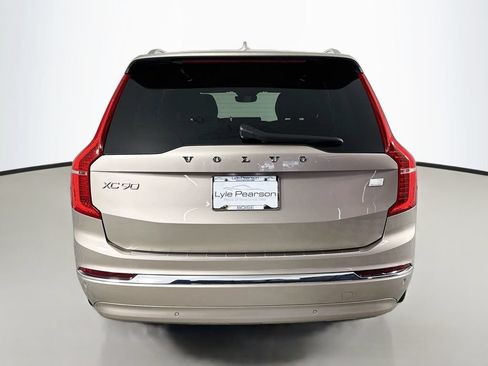 Used 2024 Volvo XC90 T8 Plus w/ Protection Package Premier AWD/4WD image 10