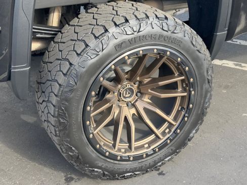 Used 2021 GMC Sierra 1500 AT4 image 5