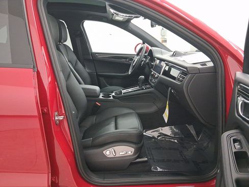 New 2026 Porsche Macan image 34