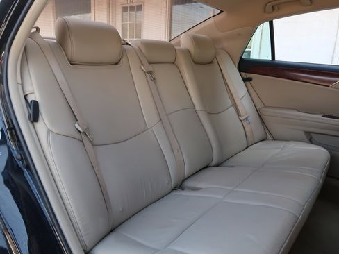 Used 2011 Toyota Avalon image 30