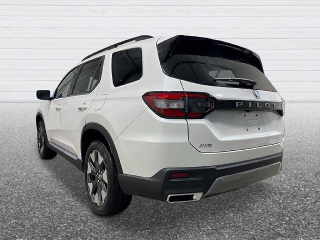 New 2026 Honda Pilot Touring image 3
