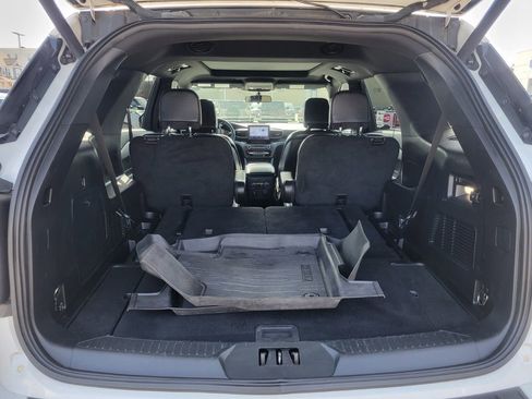 Used 2020 Ford Explorer XLT w/ Equipment Group 202A image 28