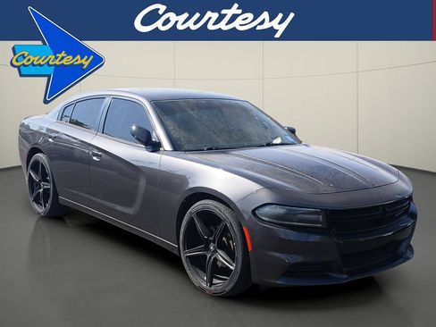 Used 2019 Dodge Charger SXT w/ Plus Group RWD image 1