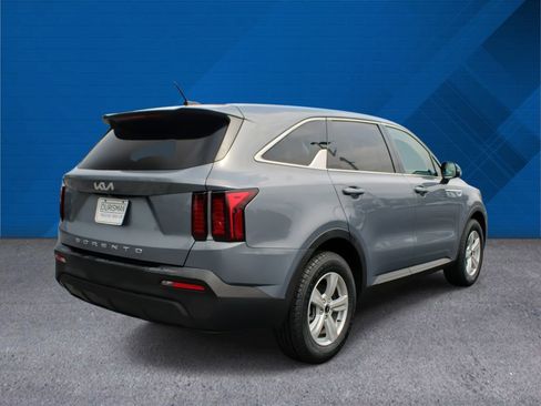 Used 2022 Kia Sorento LX FWD image 8