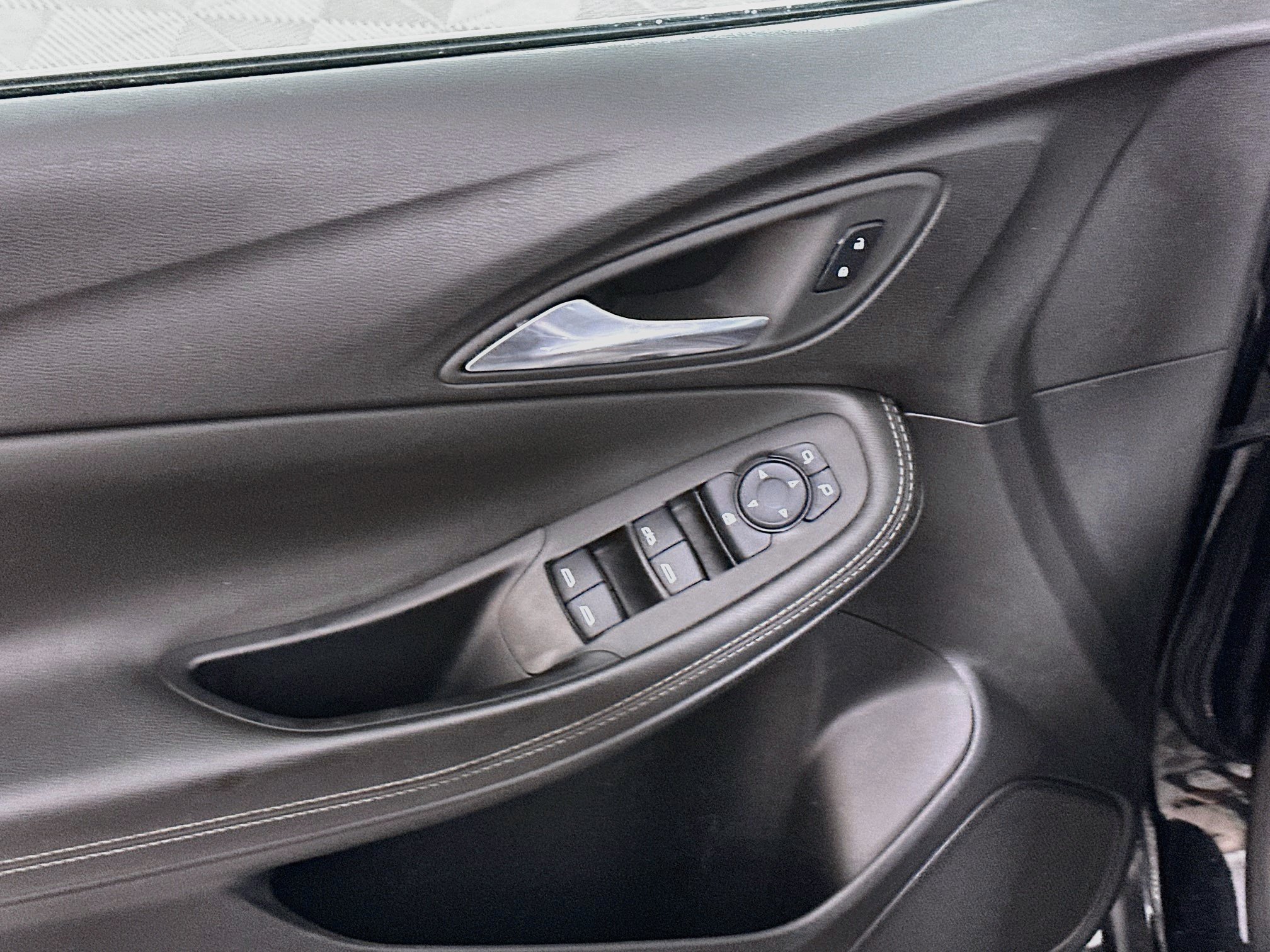Used 2024 Buick Encore GX Sport Touring FWD image 15